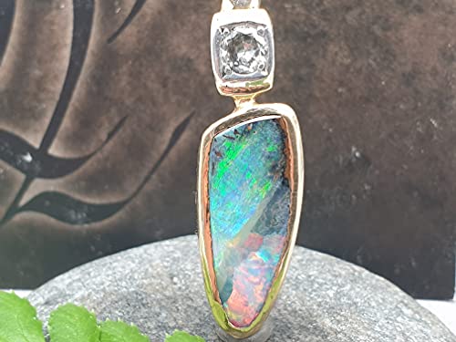 LeoLars-PABE GEM Boulder Opal Anhänger mit 0.25 ct. Brilliant aus 750 Gelbgold und Weißgold, Unikat, Handarbeit